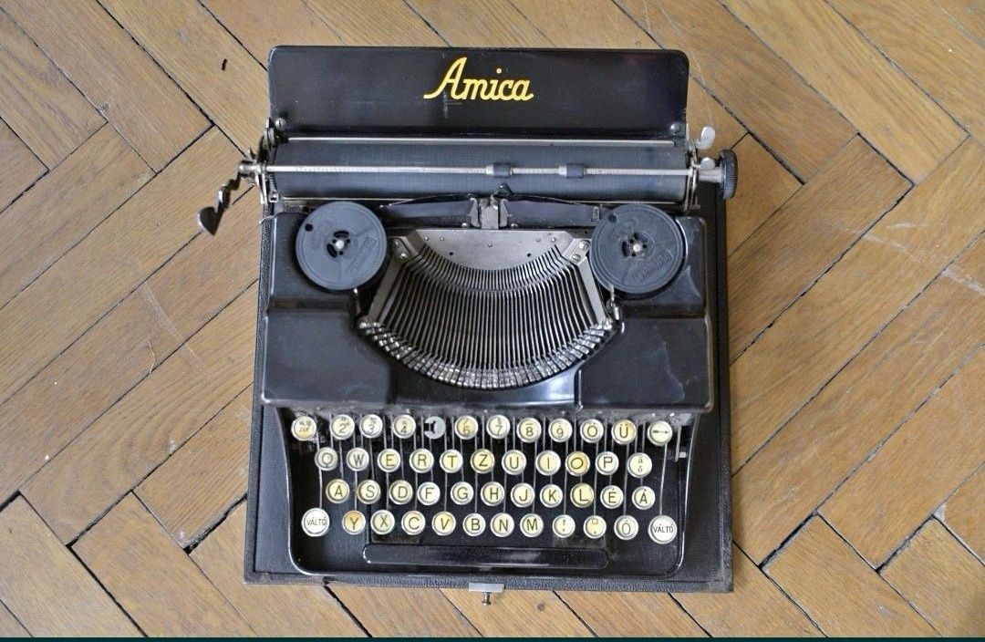 Mașina de scris Amica