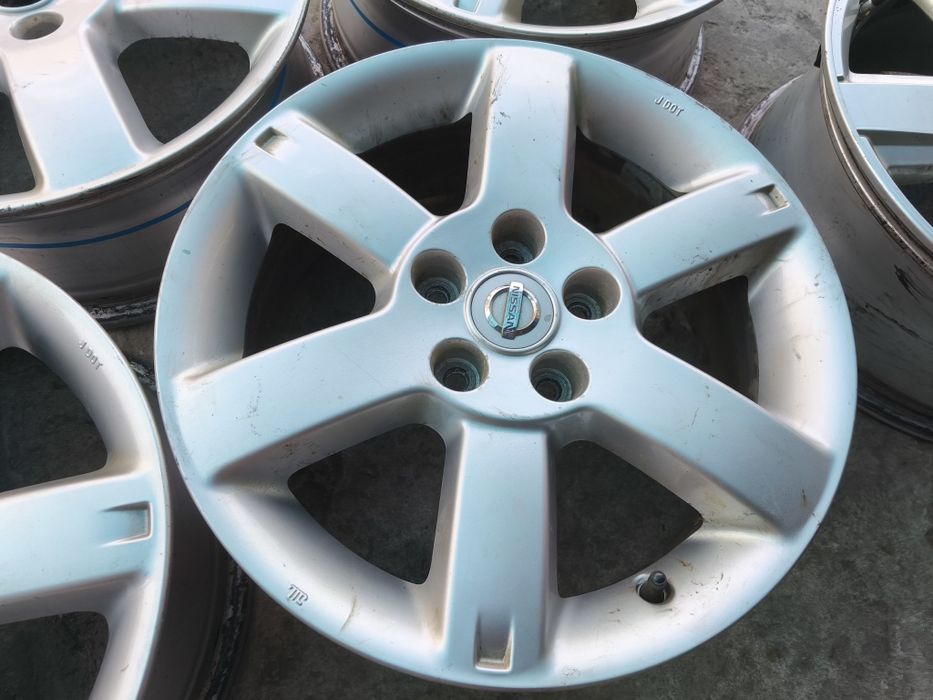 17" оригинални алуминиеви джанти за Nissan Quashqai.