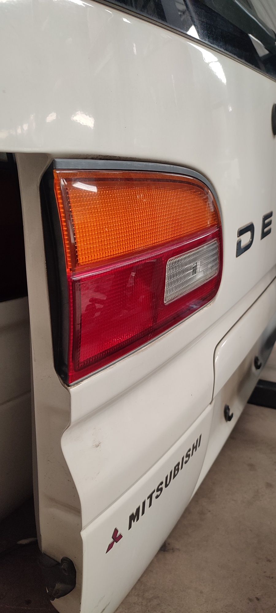 Крышка багажника Mitsubishi Delica булка