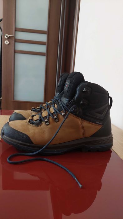 Bocanci Forclaz Trekking MT100 Înalți din piele Impermeabili