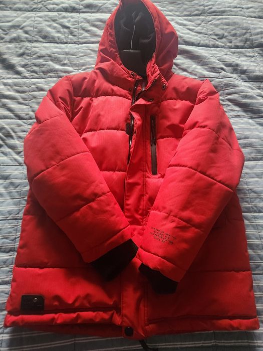 Яке Reserved 152 см 12 год като ново