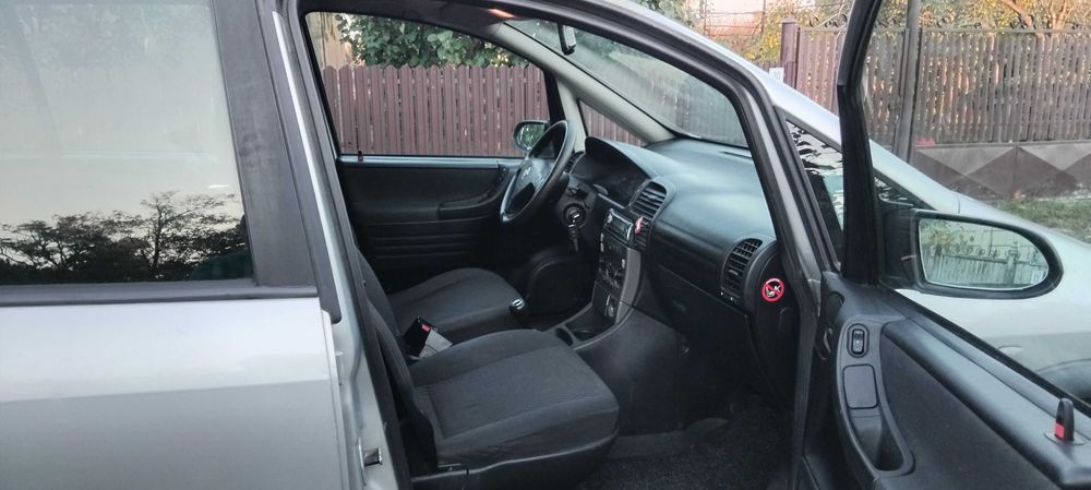 Opel. Zafira. 7 locuri.