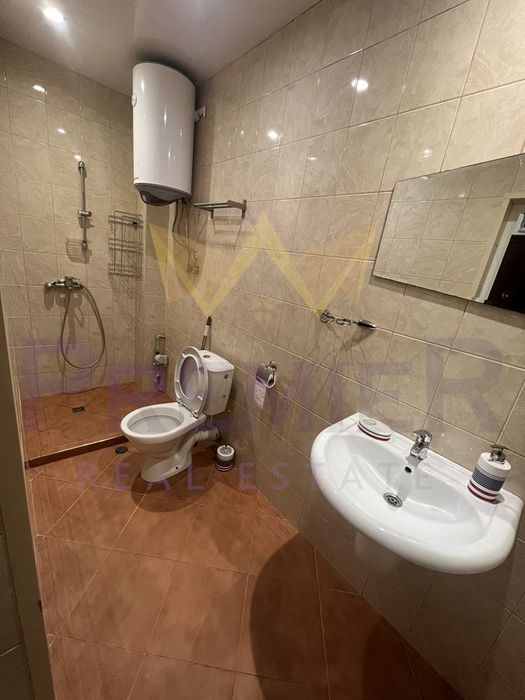 Дава се под наем Двустаен апартамент в Варна, Цветен квартал - 80 кв.м за 561 € - Снимка #8