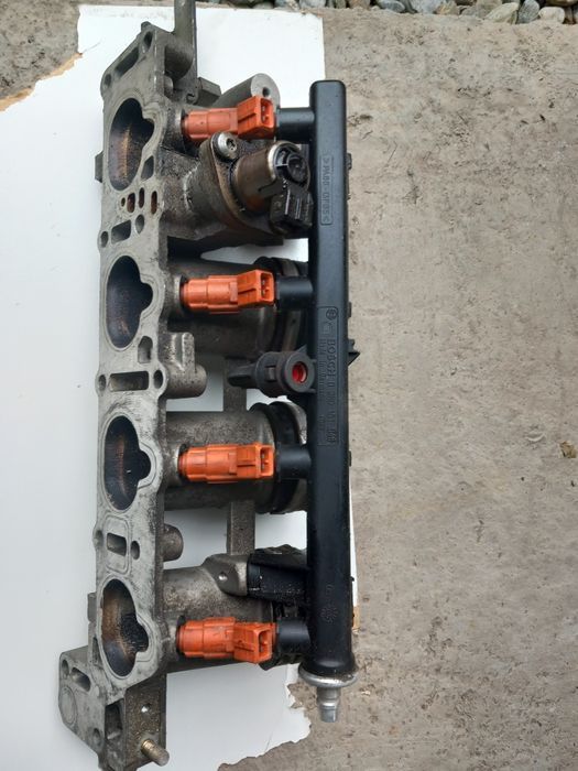 Rampă injectoare cu injectoare si galerie de admisie Alfa Romeo