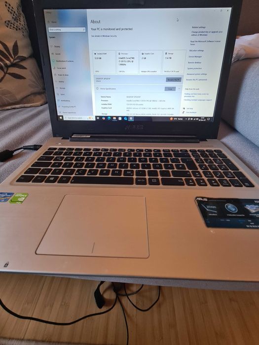 LAPTOP ASUS I7 model A56 CB  cu Procesor I7 12gb ram ,hard disk-1Terra