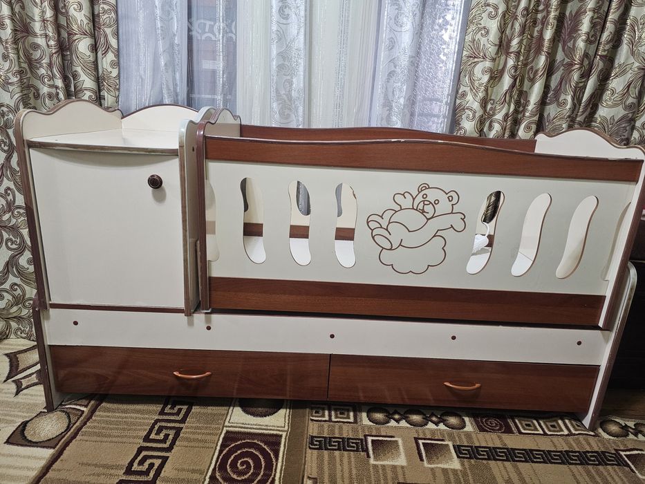 Детская кроватка
