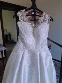 Свадебное платье,в идеальном состоянии,дорогой фирмы,после химчистки
