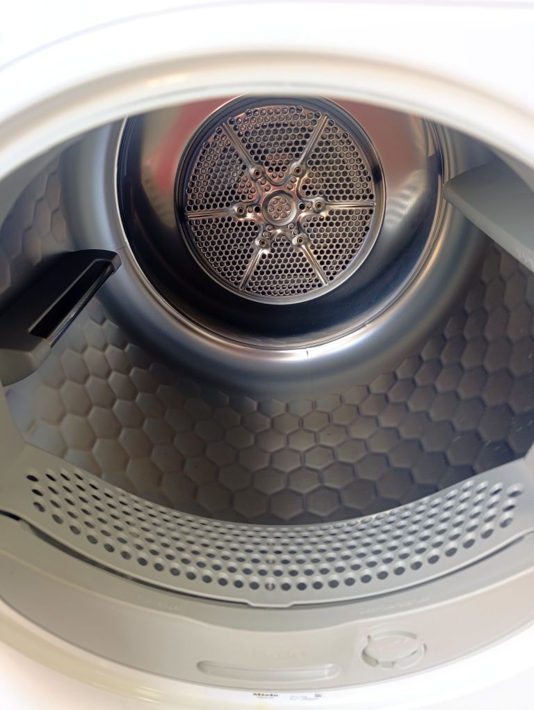 Сушилня Miele T 1 Classic Active Eco Термопомпа.
Внос от Германия!
кап
