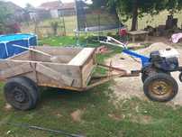 Vând motocultor cu remorca