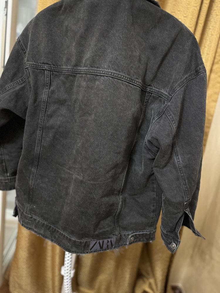 Стильная джинсовая куртка Zara