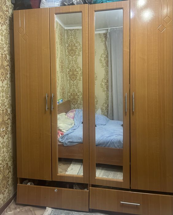 Продам спальный гарнитур