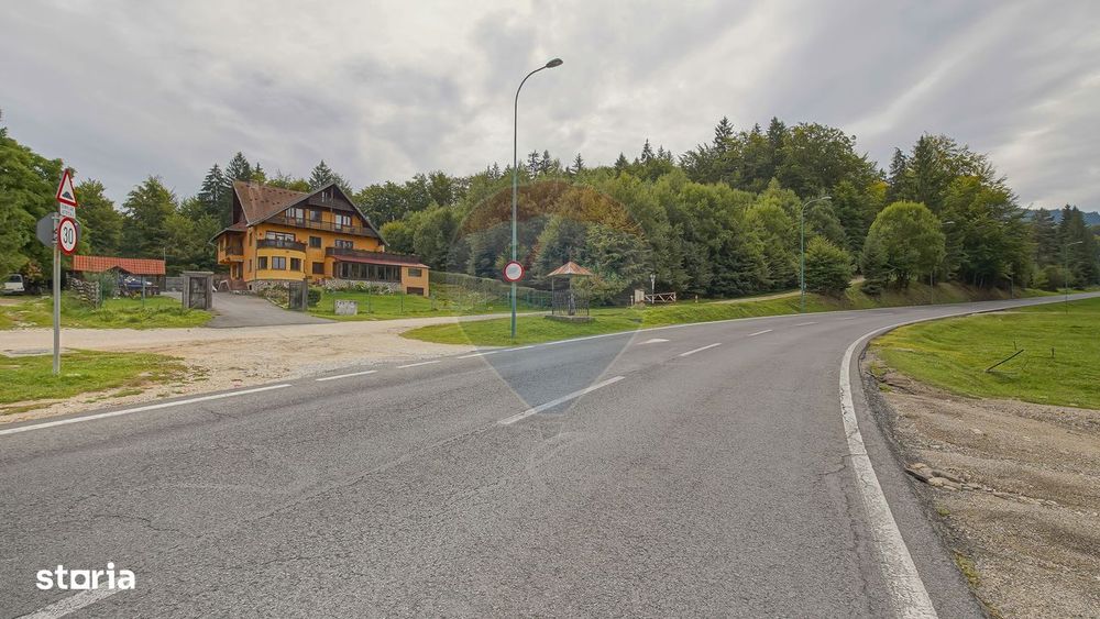 Vilă 12 camere  1.091 mp construiți Poiana Brașov