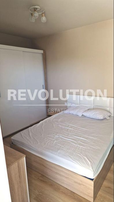 Дава се под наем Двустаен апартамент в Варна, Цветен квартал - 60 кв.м за 450 € - Снимка #2