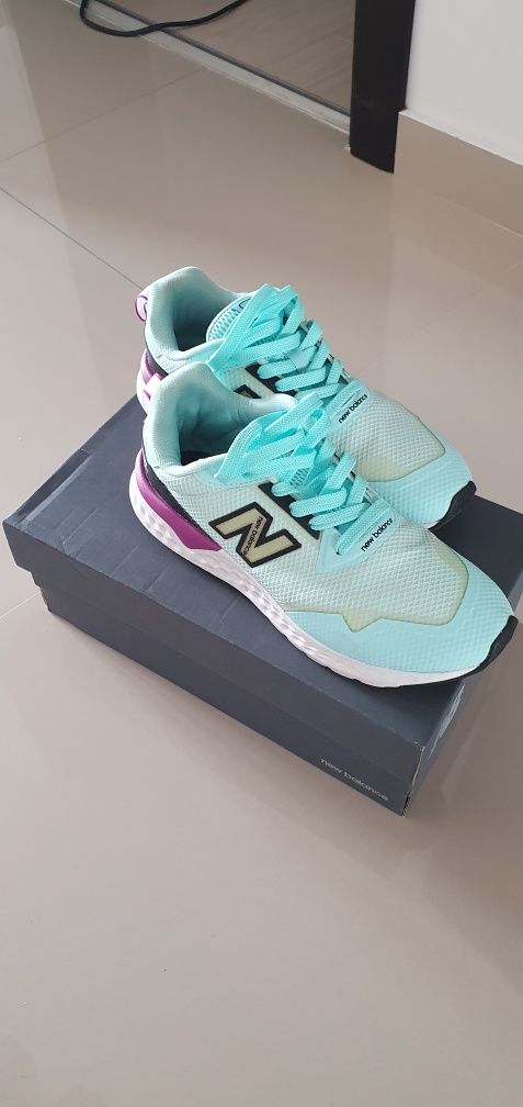Vând adidasi New Balance, nr 38