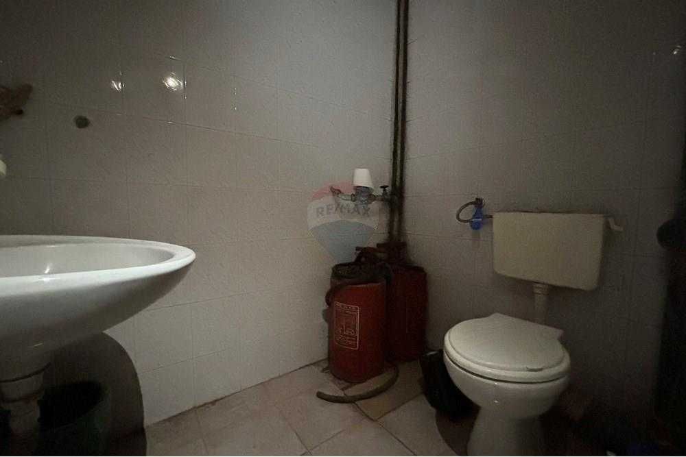 Дава се под наем Магазин в Шумен, Математическа гимназия - 269 кв.м за 1504 € - Снимка #14
