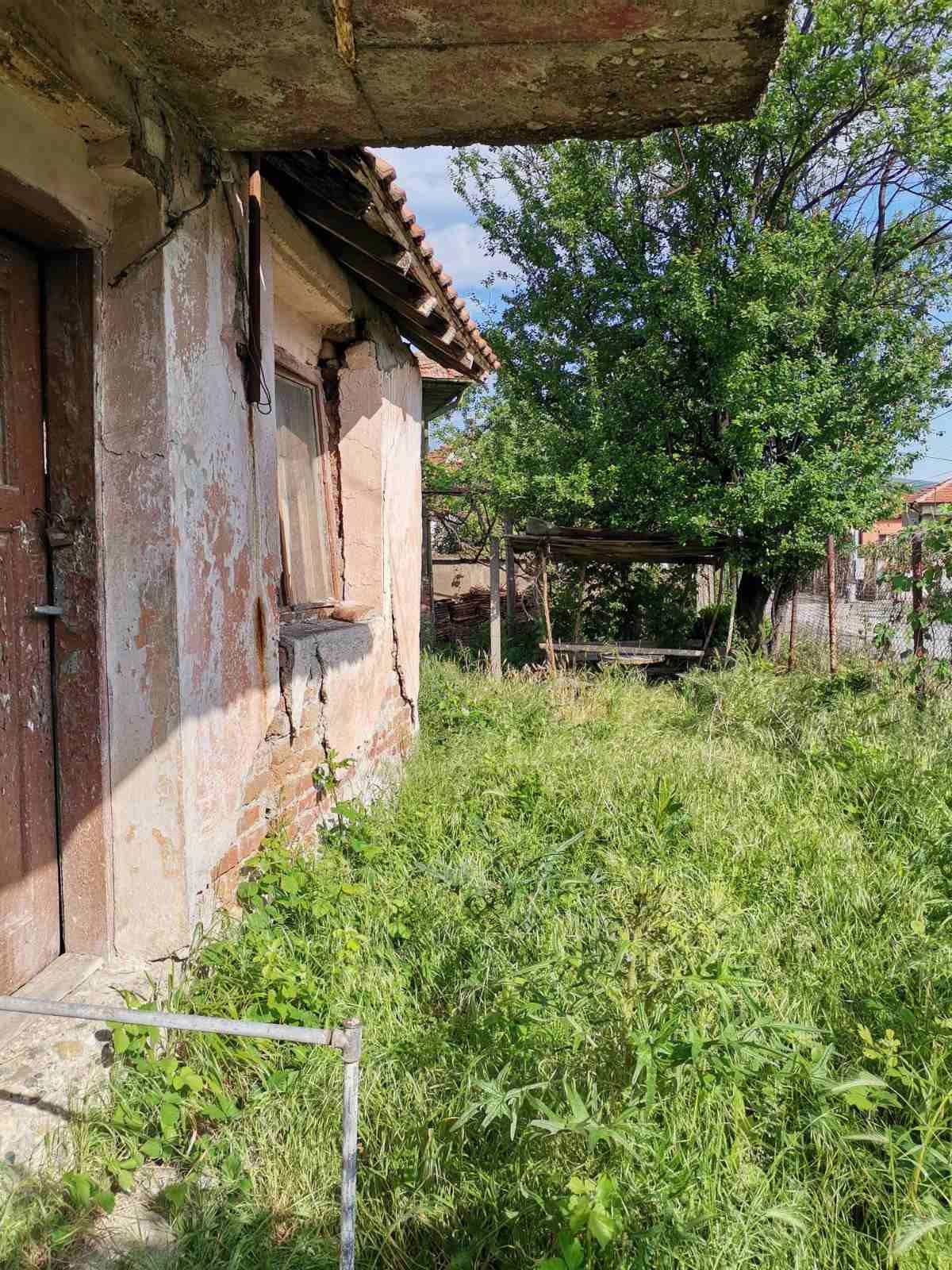 Продава къща в с.Усойка общ.Бобошево