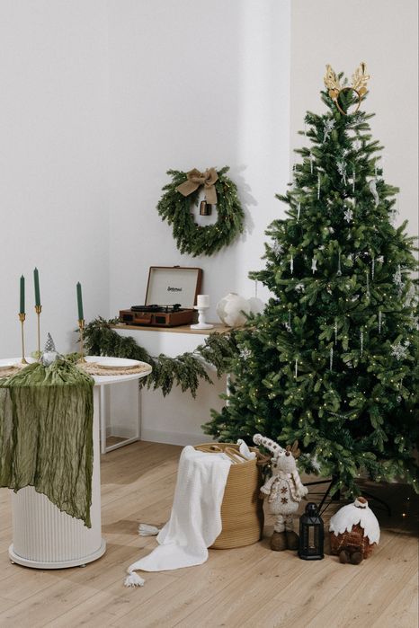 Продам елку в хорошем состоянии