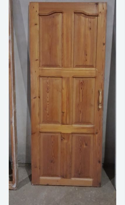 Межкомнатные двери 6 шт продаю