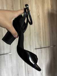 Vând sandale Zara mar 37