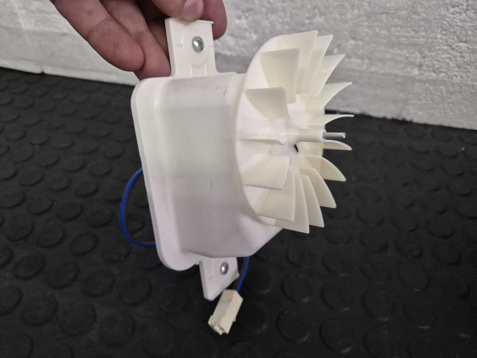 Ventilator frigider combina Beko 4362090300 / N3