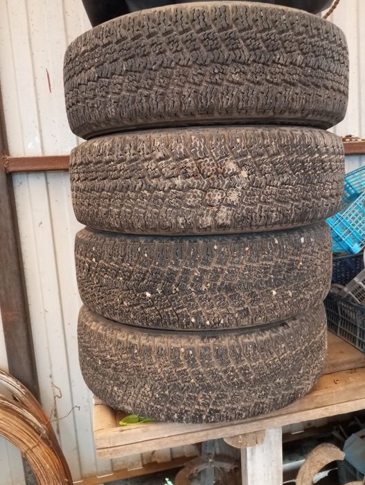 Продам шины комплект 4штуки