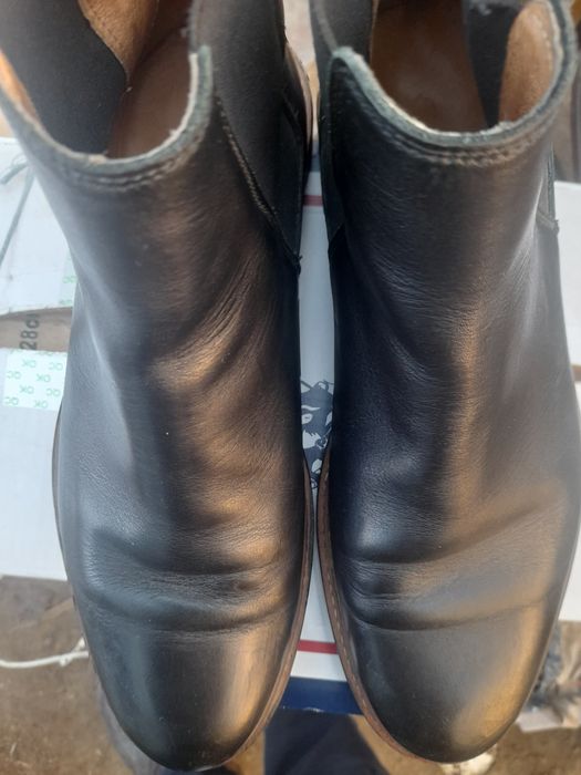 Ghete made in Portugalia de piele adevarata.