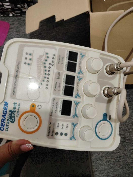 Aparat de terapie și masaj Ceragem nou