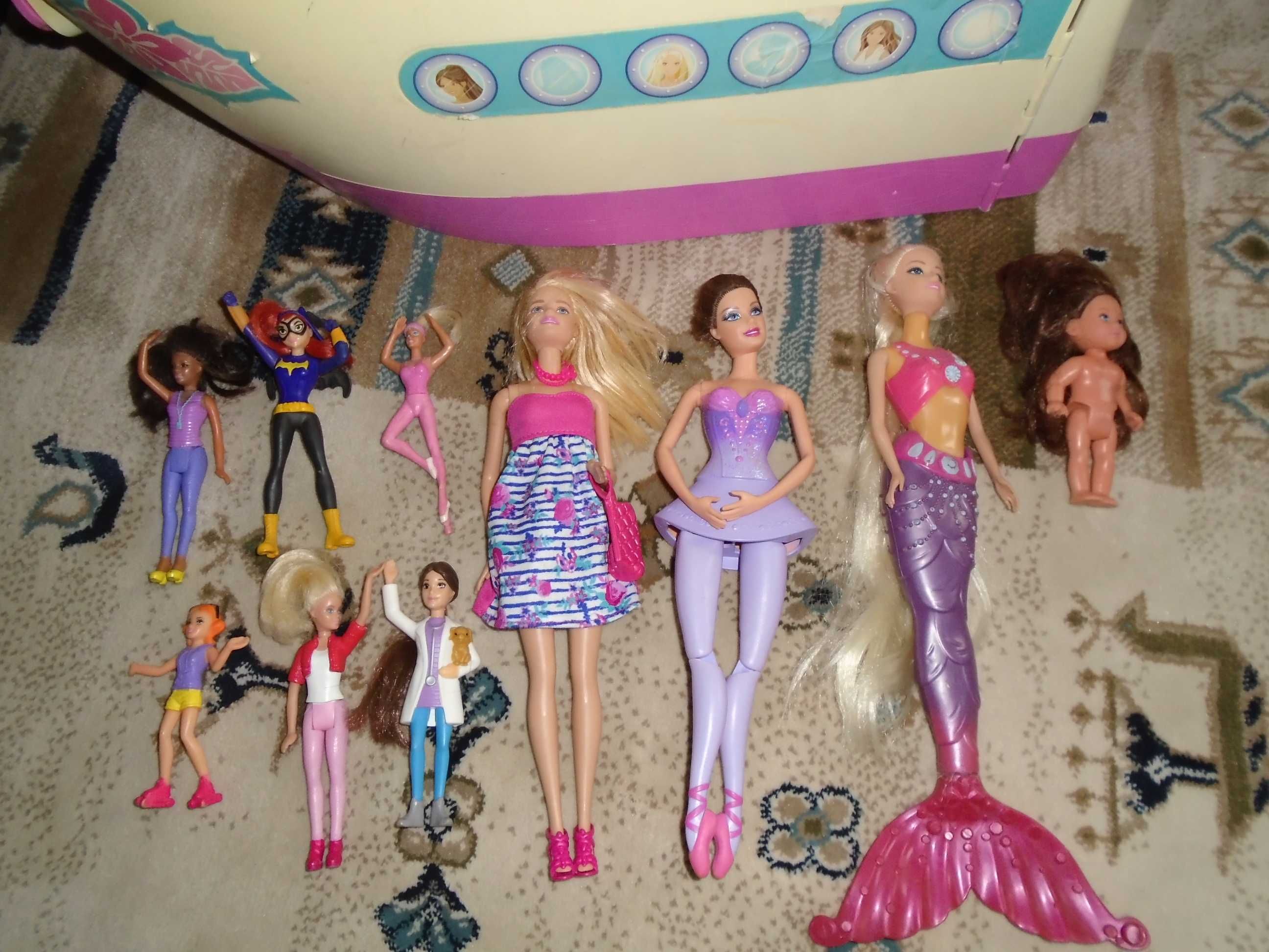 Papusi barbie + figurine + vapor pentru papusi barbie