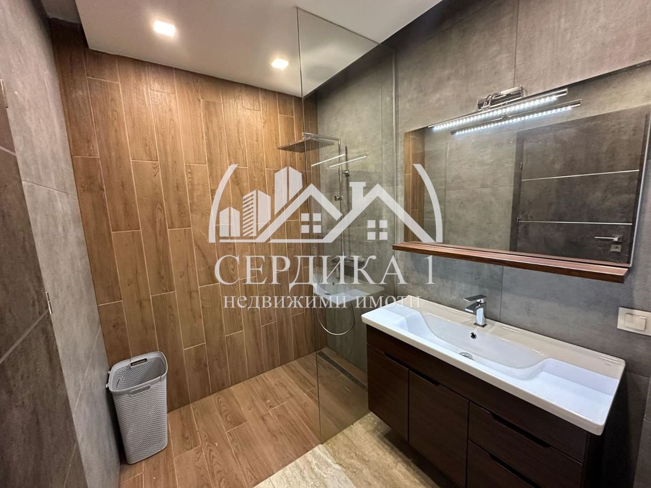 Дава се под наем Тристаен апартамент в София, Витоша - 125 кв.м за 850 € - Снимка #7