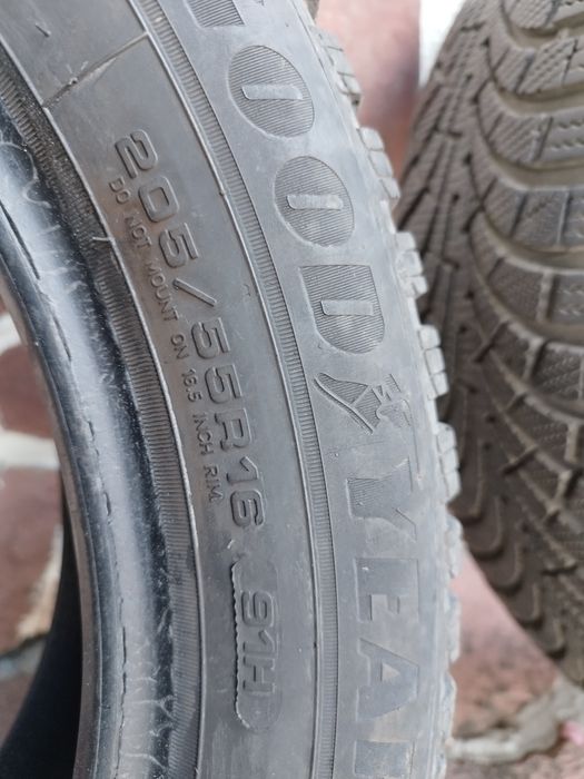 Зимни гуми 205/55/16 Good Year Ultra Grip 9+ .40 лв бр.