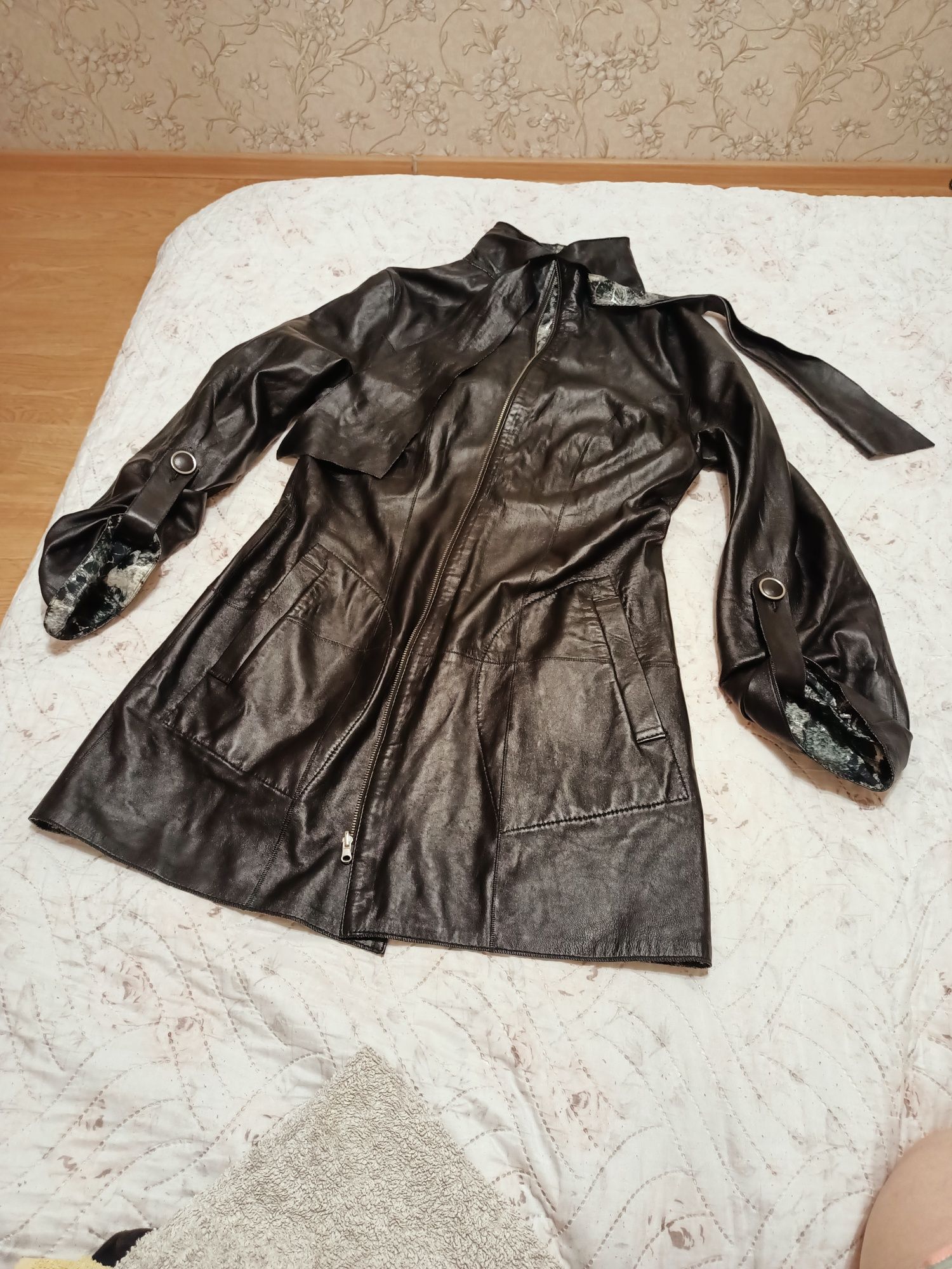 Продам двухстороннюю кожаную куртку