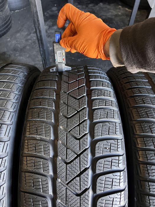 4 anvelope iarna 225/55/18 , Pirelli , 6.7 mm !