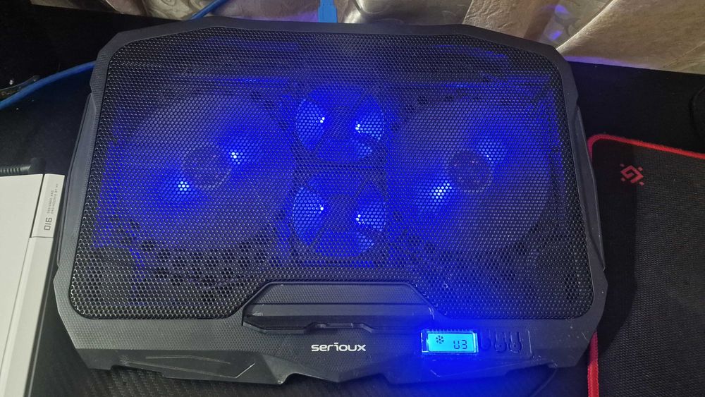 Laptop Gaming HP Victus 16-d1011nq cu suport racire si mouse gaming