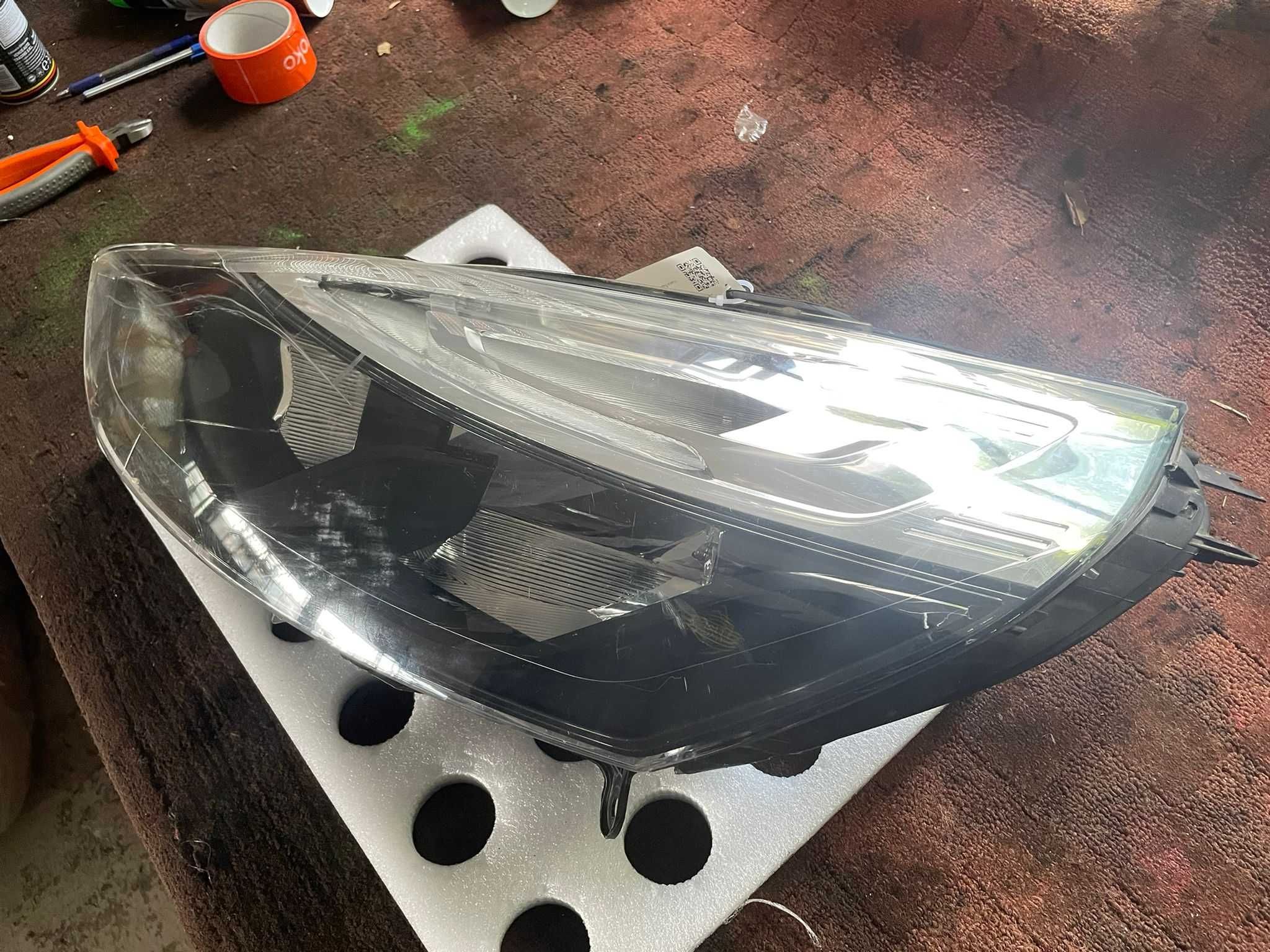 Far stanga Renault Clio 4 2015