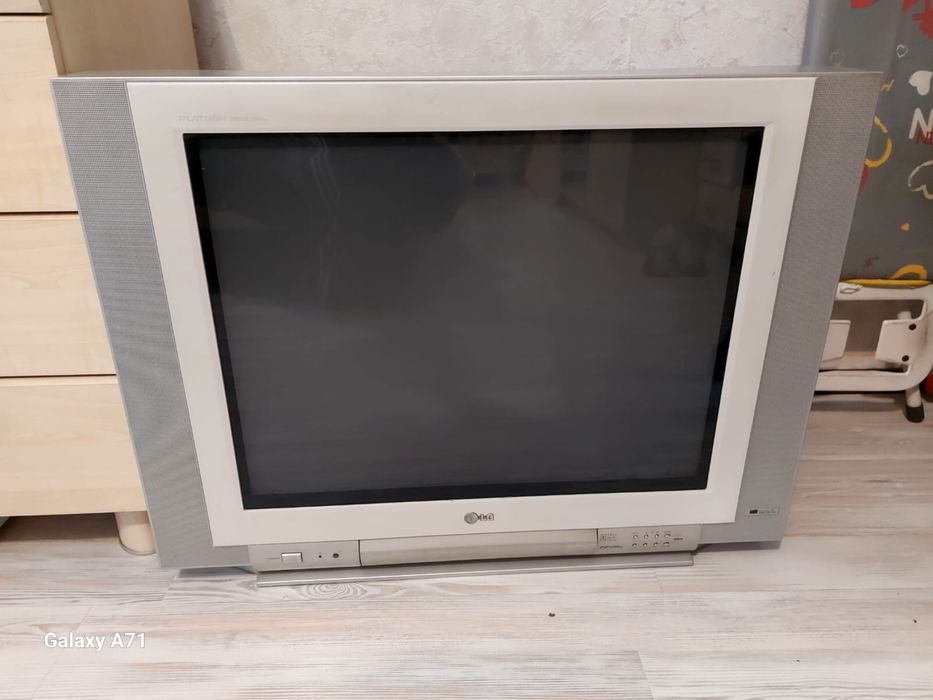 Отдам телевизор LG