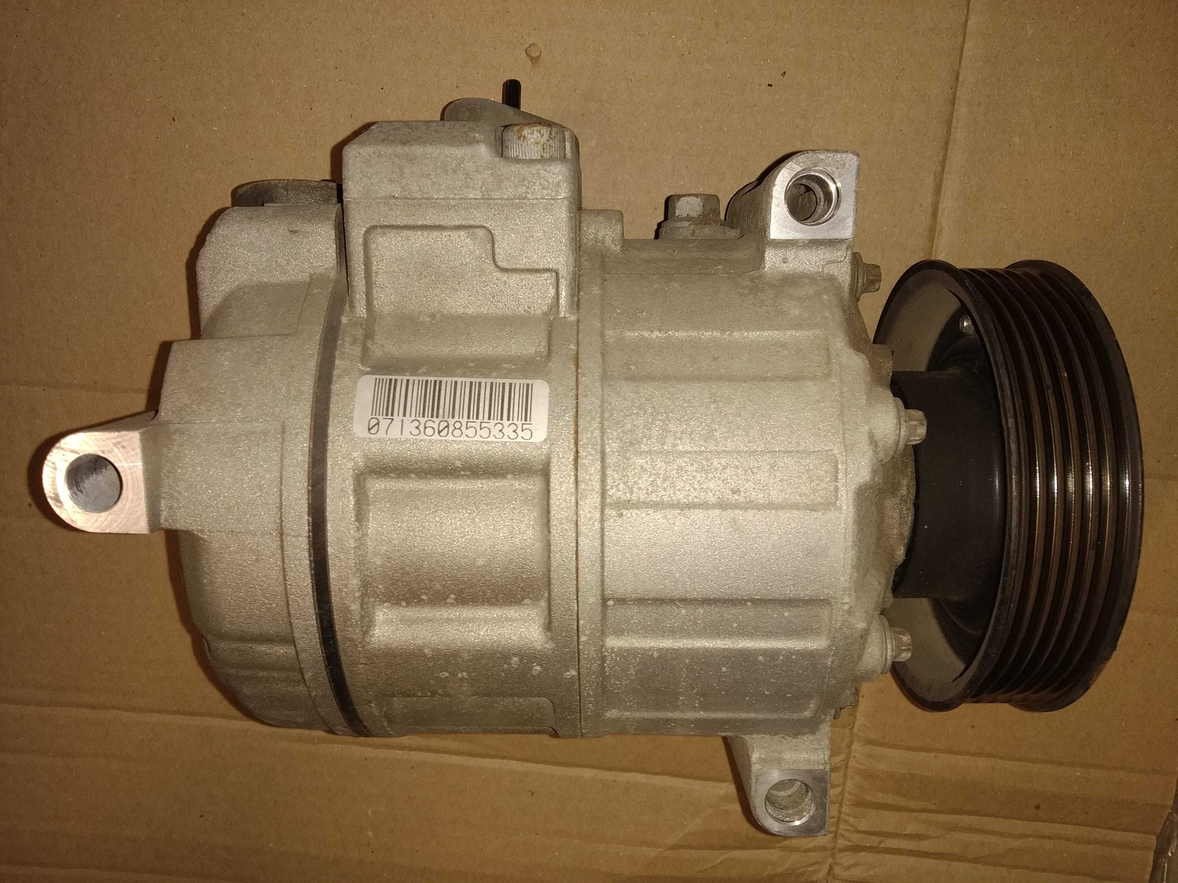 Компресор за климатик VW Golf 5 1.6 бензин (1K0 820 859 D) - За части
