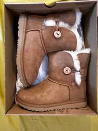 UGG K Bailey Button 2