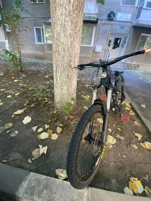 Bicicletă Kona full suspension