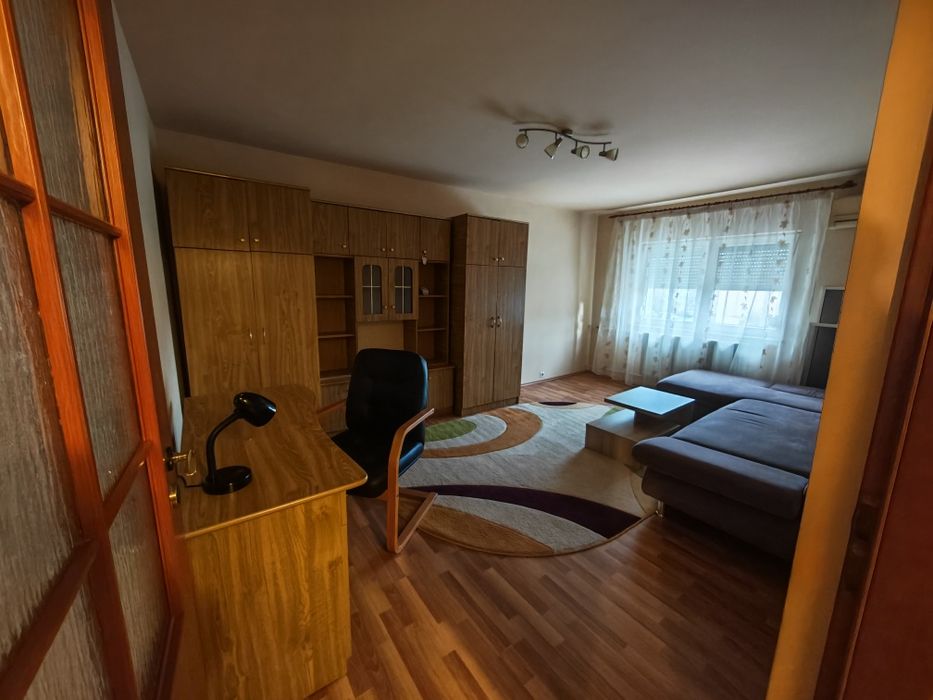 Închiriez apartament 2 camere decomandat – zona Nufărul, etajul 2