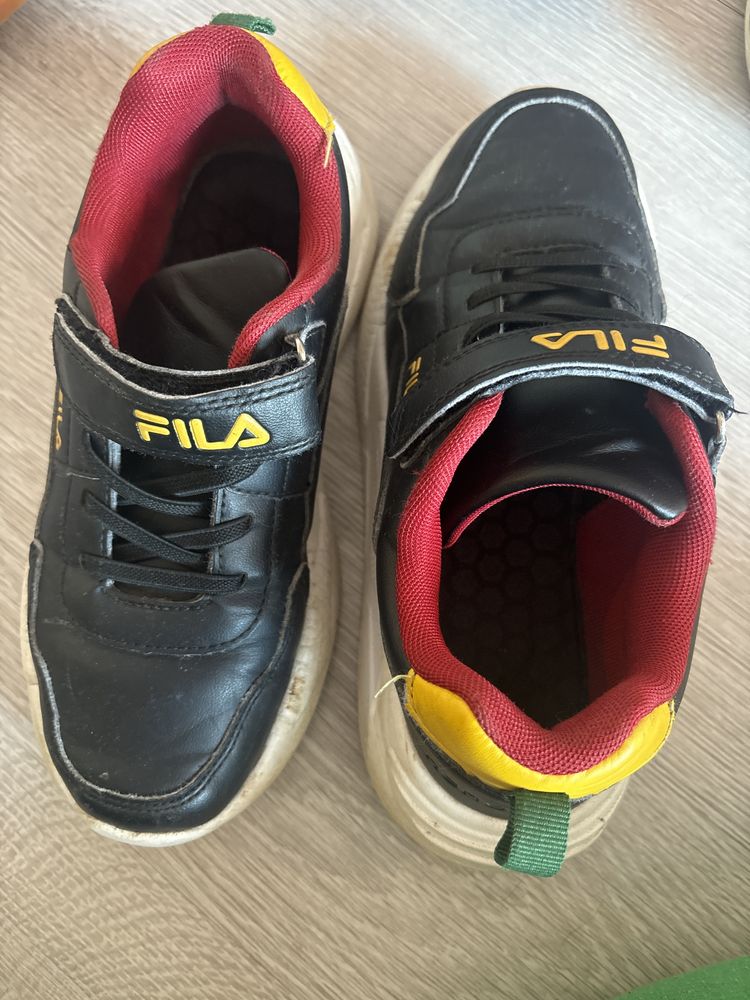 момчешки обувки fila adidas skechers under armour camper