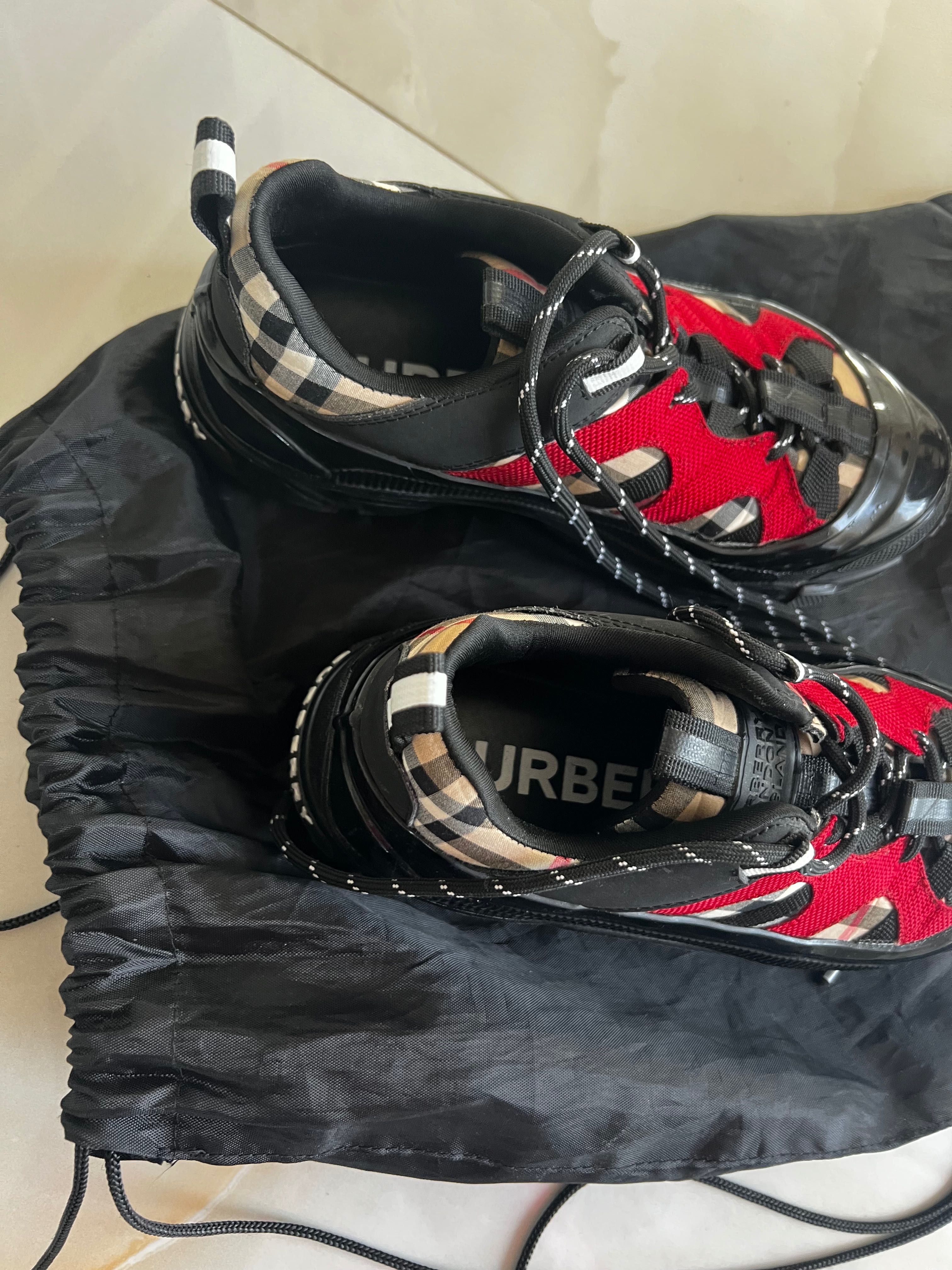обувки Burberry/shoes