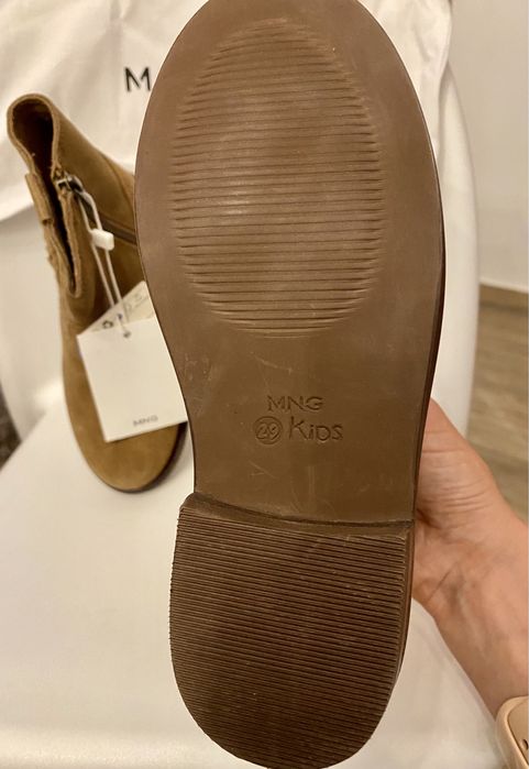 Уникални ботушки Mango Kids за момиче, естествен велур. 29 номер