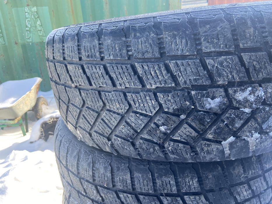 продам зимние баллоны всесезонка R20  285/50/20