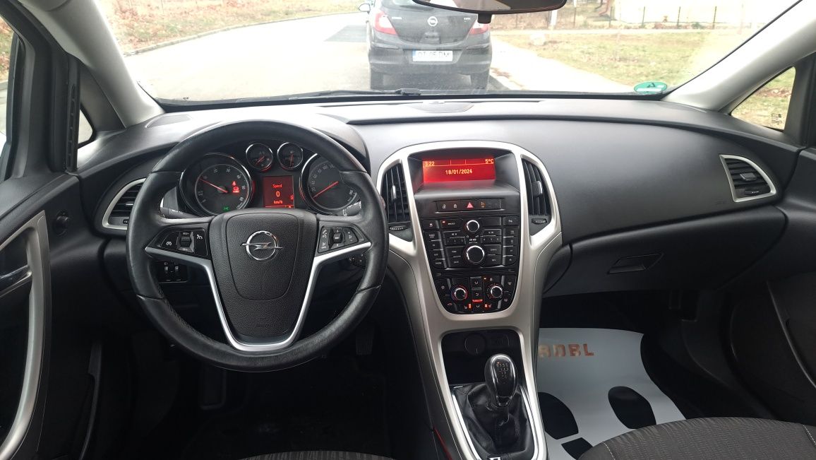 Opel astra j 1.3 cdti 2011