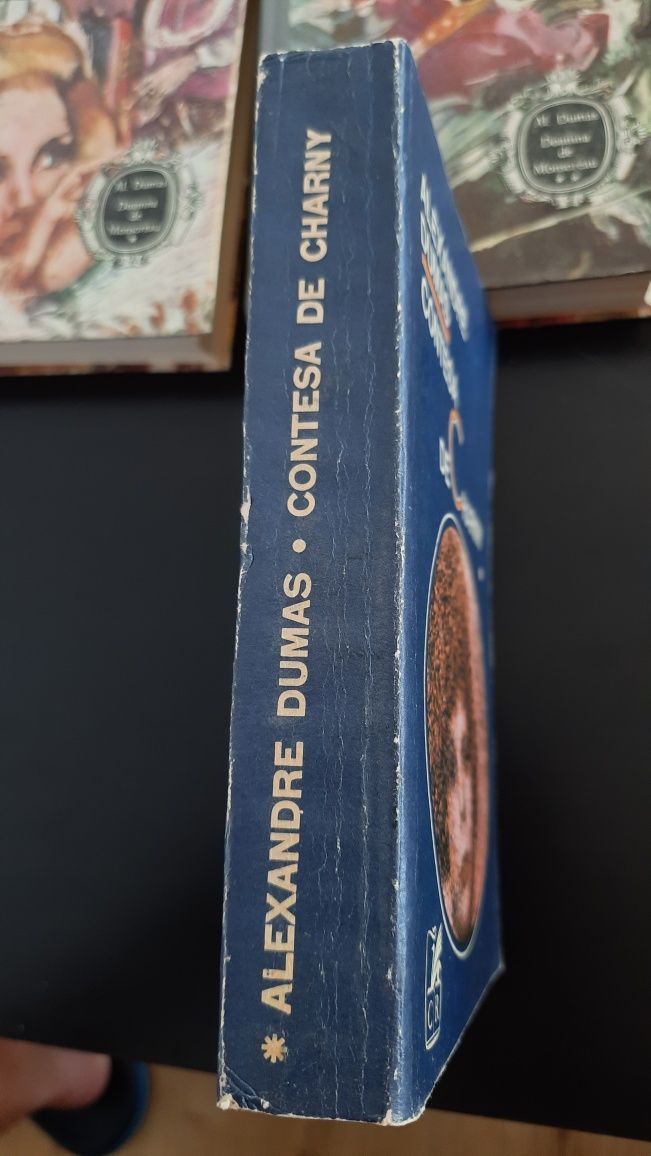 Contesa de Charny de Alexandre Dumas din 1967 doua volume