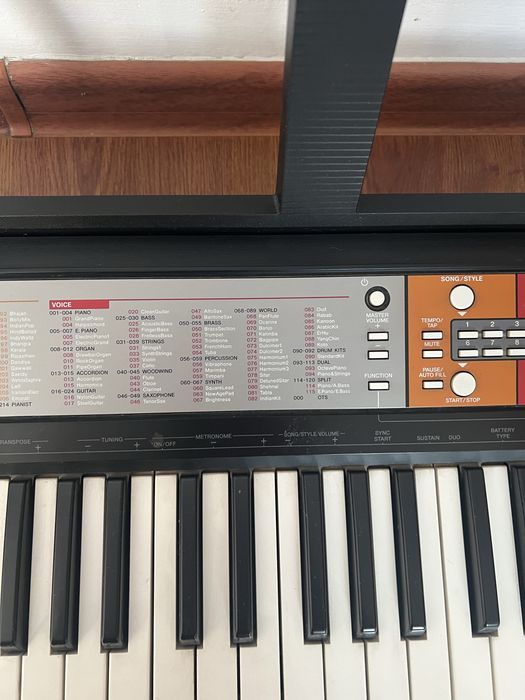 синтезатор Yamaha PSR-f50