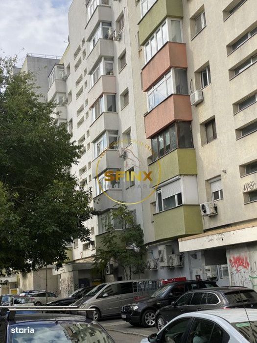 Apartament De 4 Camere De Vanzare -Calea Mosilor