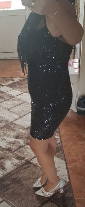 Къса черна рокля паети размер М