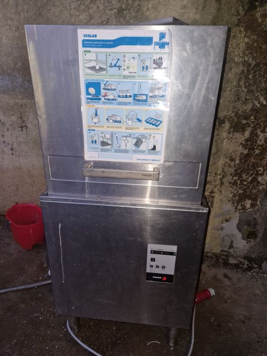 Masina spalat vase ciclu scurt, de inox, la 380v, aparate gatit electr