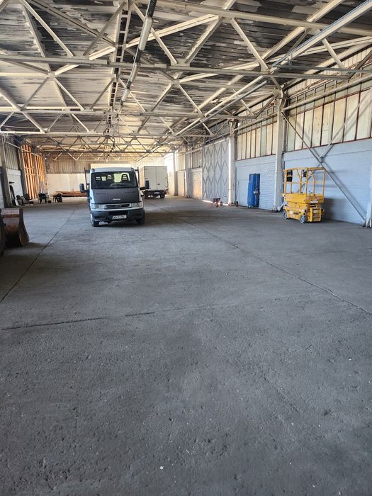 Închiriez Hala Teren Ploiești